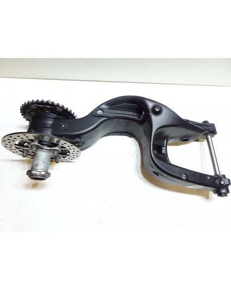 KTM 1290 Super Duke GT, sving