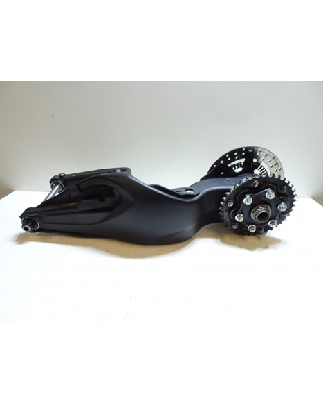 KTM 1290 Super Duke GT, sving