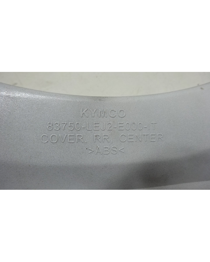 Kymco Super 8, bakre mittkåpa