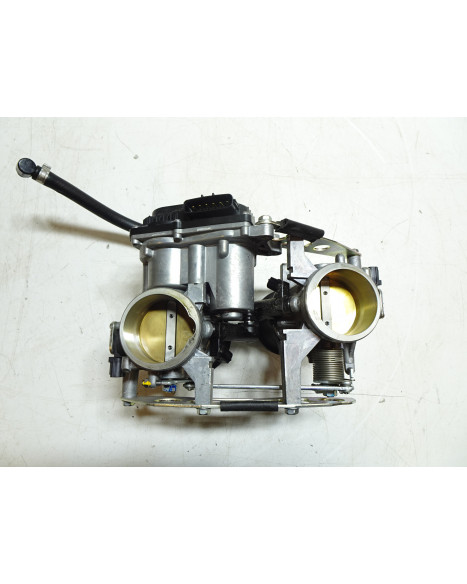 KTM 1290 Super Duke GT, gasspjäll/insprut