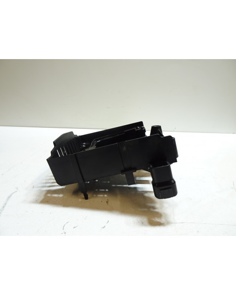 KTM 1290 Super Duke GT, MCU hållare