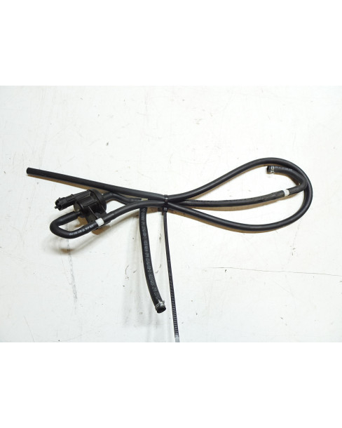 KTM 1290 Super Duke GT, tank ventilation 2