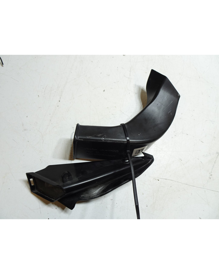 KTM 1290 Super Duke GT, luftintag vänster