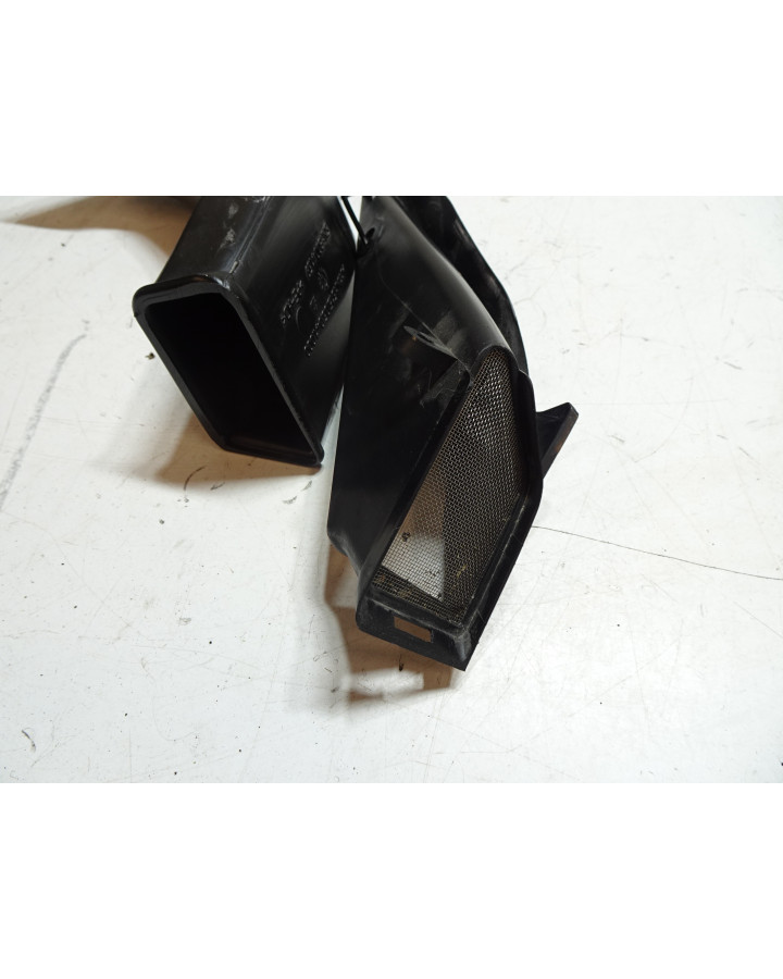 KTM 1290 Super Duke GT, luftintag vänster