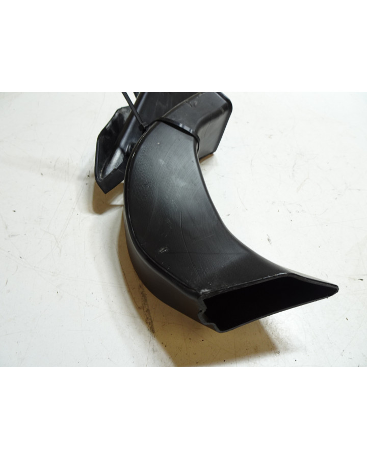 KTM 1290 Super Duke GT, luftintag vänster