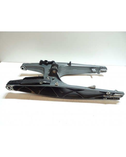 KTM 125 Duke/390 Duke, sving