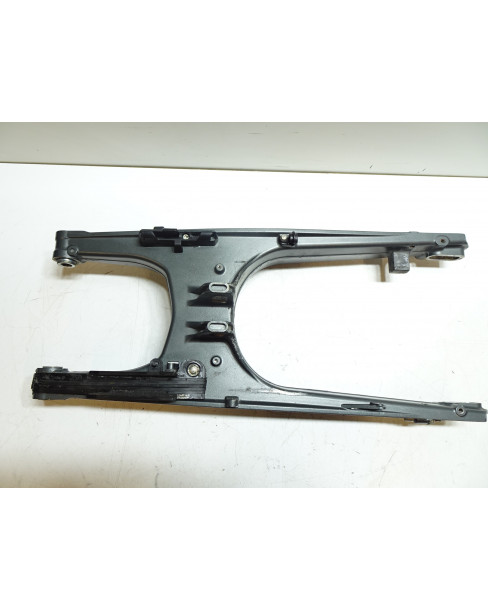 KTM 125 Duke/390 Duke, sving 2