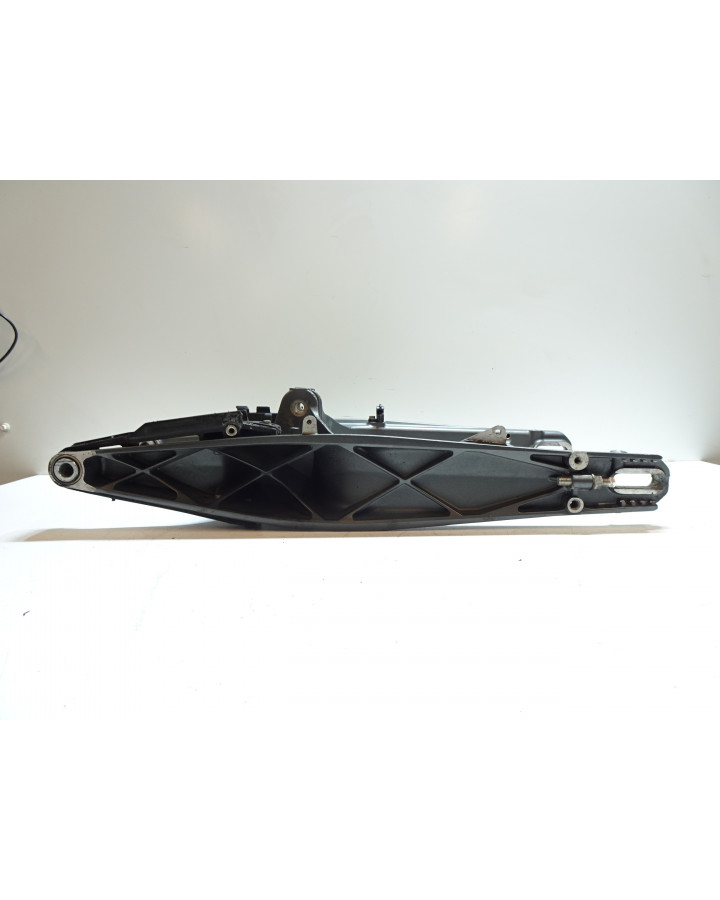 KTM 125 Duke/390 Duke, sving