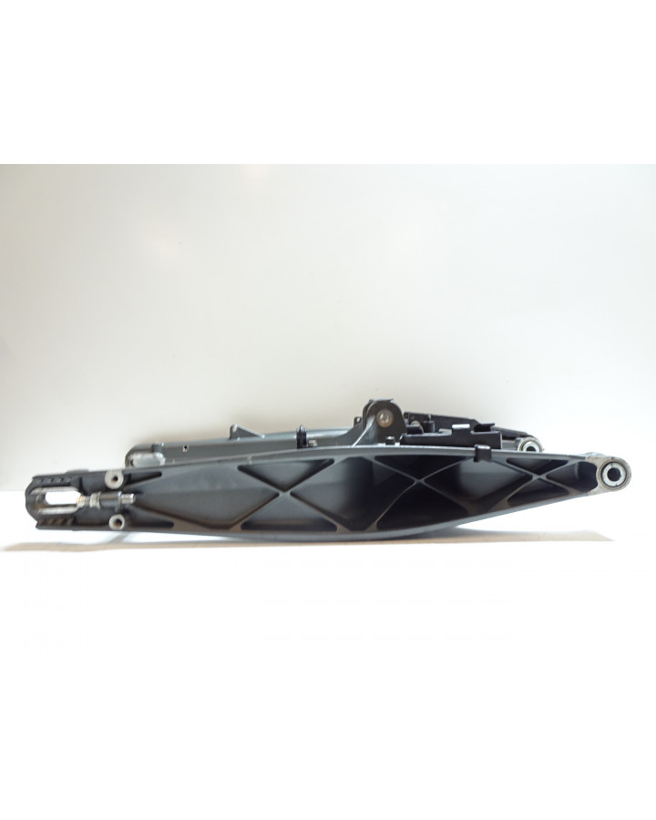 KTM 125 Duke/390 Duke, sving