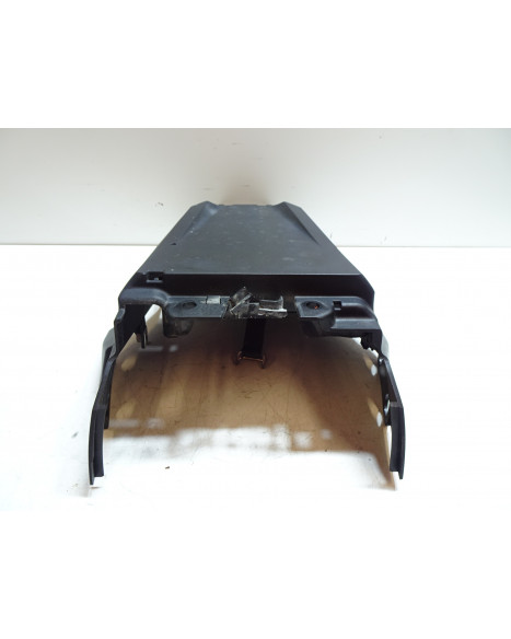 KTM 125 Duke, batterilåda