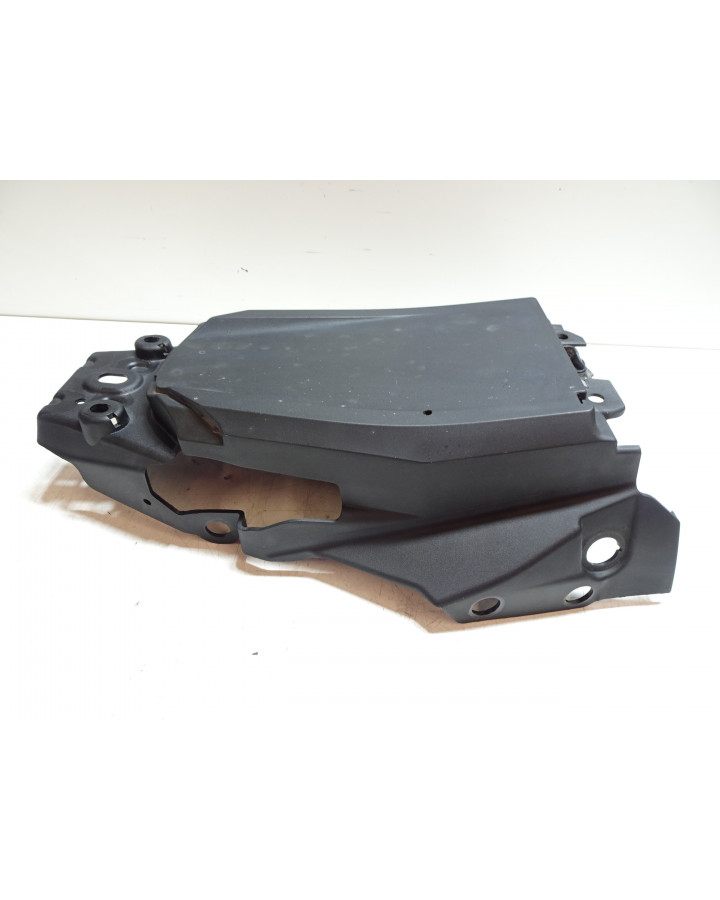 KTM 125 Duke, batterilåda