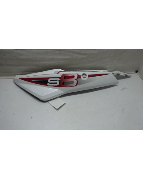 Kymco Super 8, bakre sidokåpa vänster