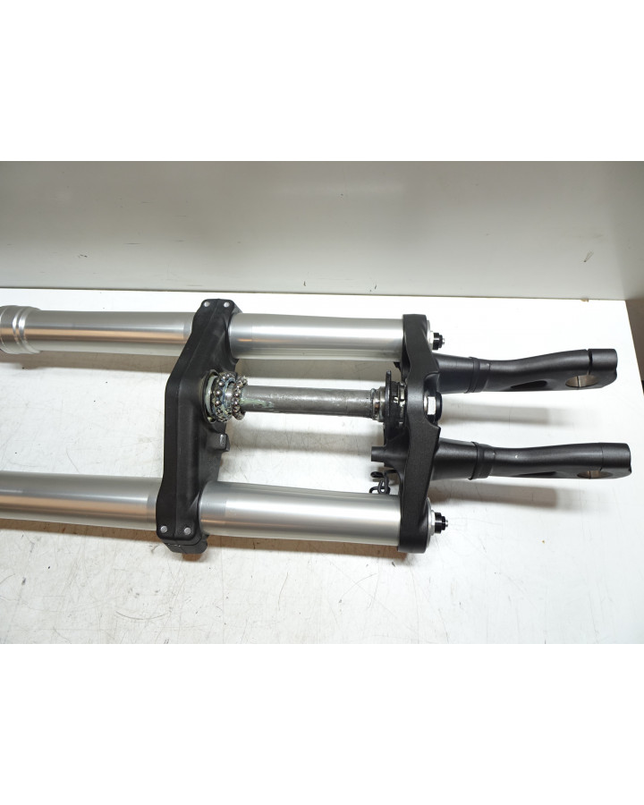 Honda VFR 1200X Crosstourer, framgaffel