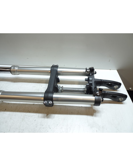 Honda VFR 1200X Crosstourer, framgaffel