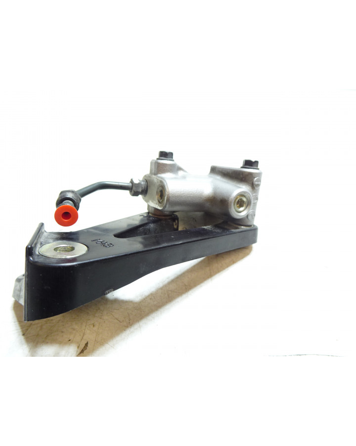 Honda VFR 1200X Crosstourer, fördelning bromsrör