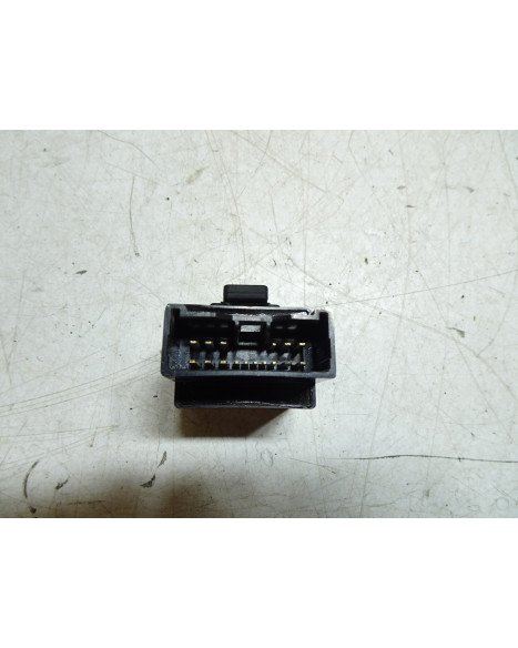 Yamaha MT-09, relä bränslepump