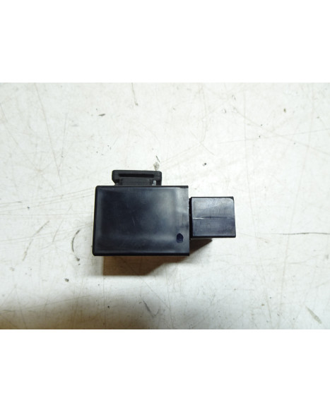 Yamaha MT-09, relä bränslepump