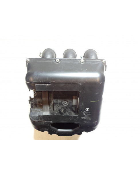 Yamaha MT-09, luftburk 2