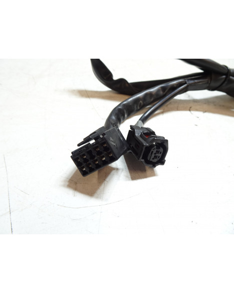 Yamaha MT-09, omkopplare höger