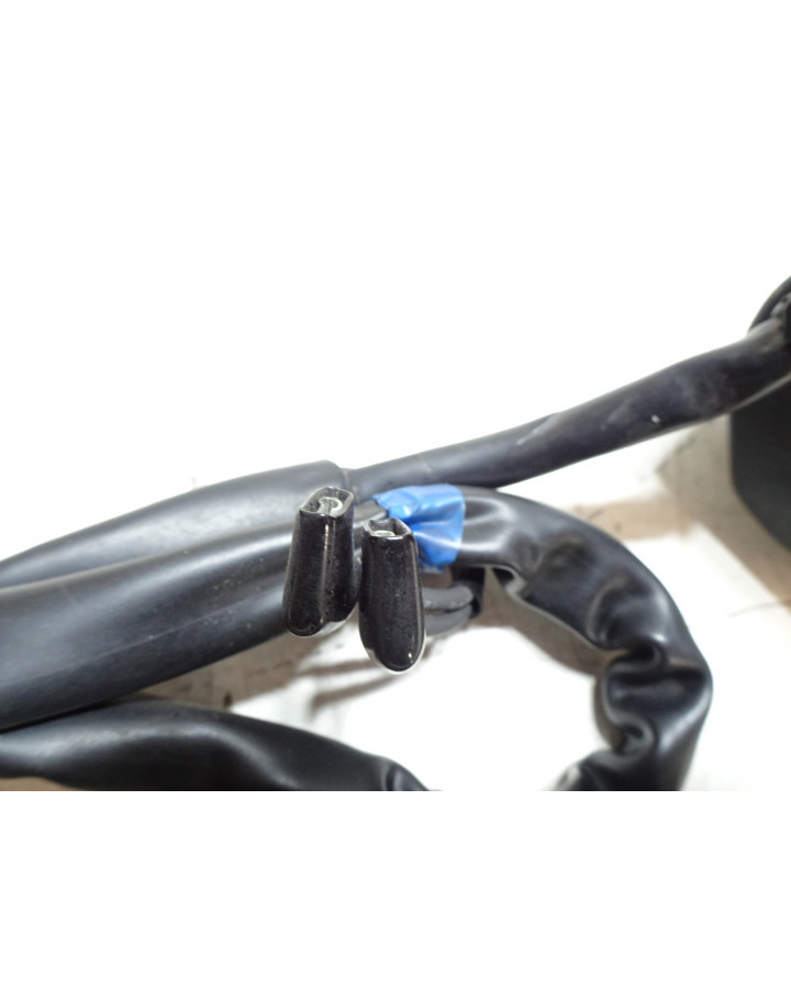 Yamaha MT-09, omkopplare höger