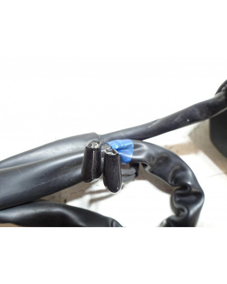 Yamaha MT-09, omkopplare höger