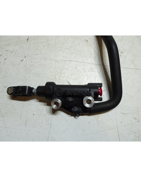 Yamaha MT-09, bromscylinder bak