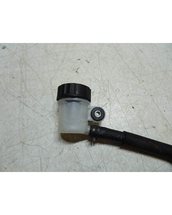 Yamaha MT-09, bromscylinder bak