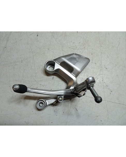 Yamaha MT-09, fotpinne vänster komplett