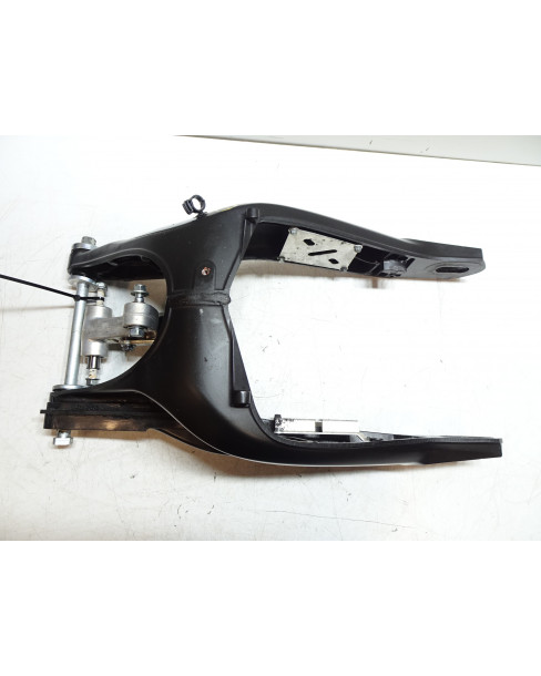 Yamaha MT-09, sving 2