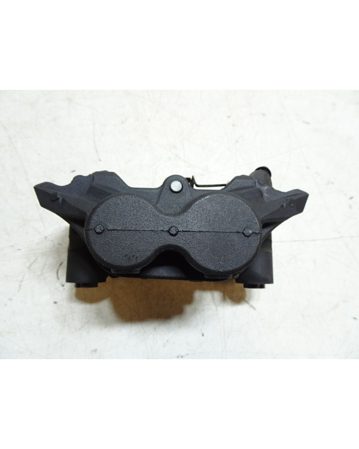 Yamaha MT-09, bromsok vänster fram