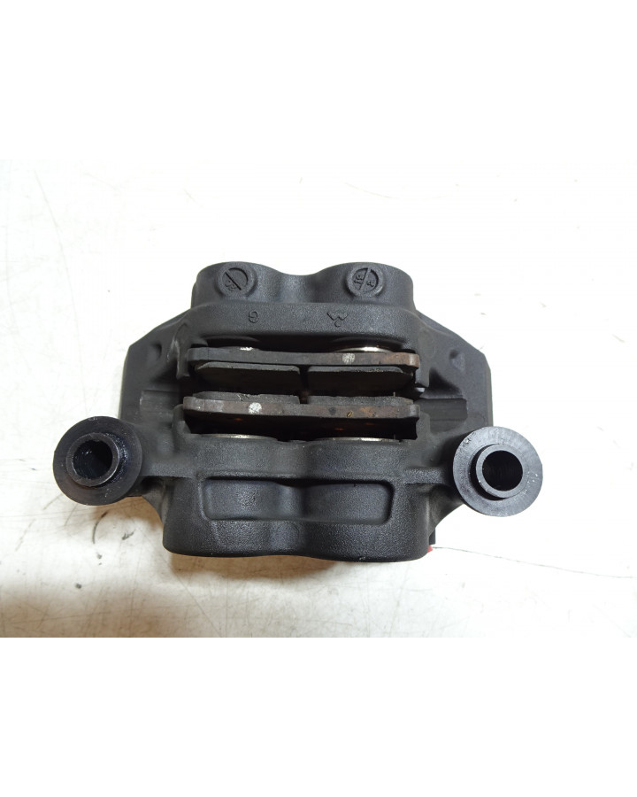 Yamaha MT-09, bromsok vänster fram