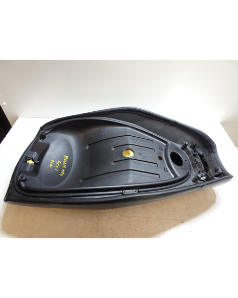 Piaggio MP3 500, sadel