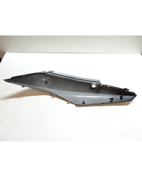 Sym Orbit III, bakre sidokåpa höger