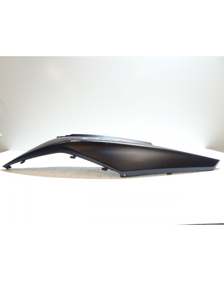 Sym Orbit III, bakre sidokåpa vänster