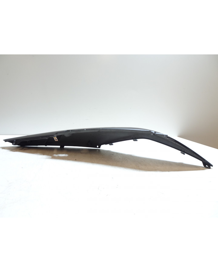 Sym Orbit III, bakre sidokåpa vänster