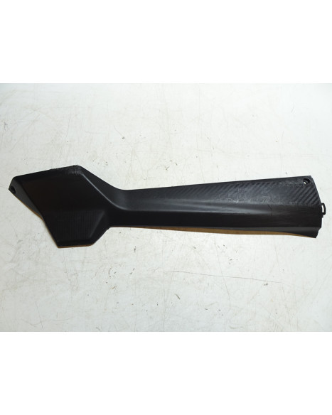 Sym Orbit III, nedre sidokåpa höger