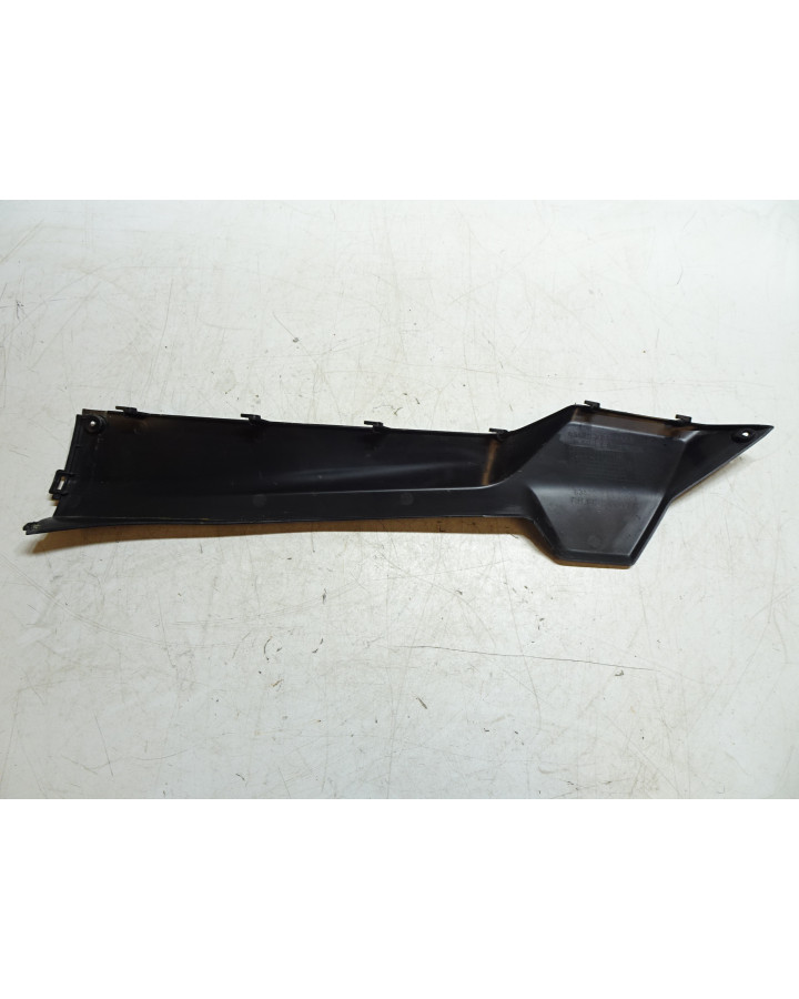 Sym Orbit III, nedre sidokåpa höger