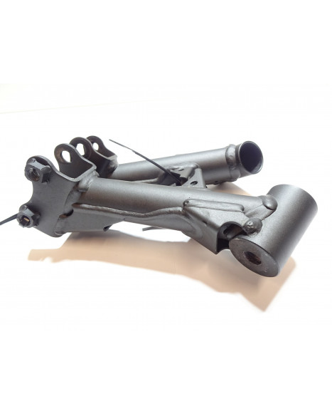 Kawasaki Z900, främre motorfäste