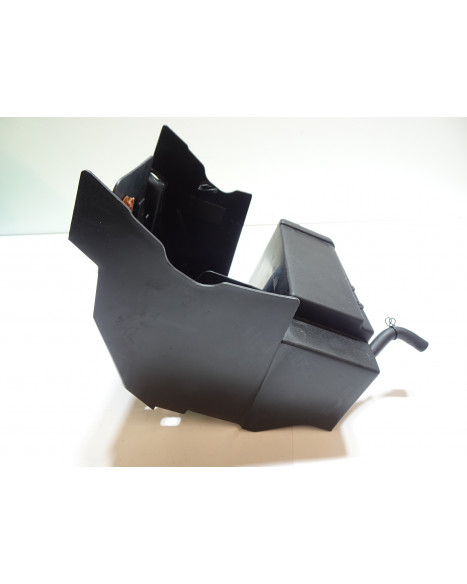 Kawasaki Z900, batterilåda