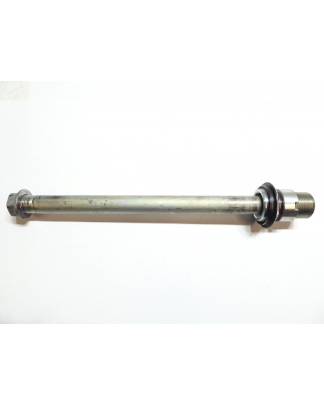 Kawasaki Z900, svingbult