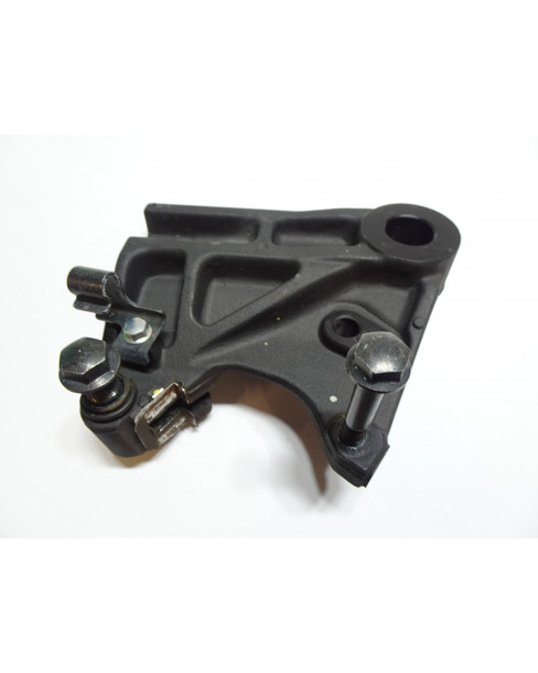 Kawasaki Z900, bromsokshållare bak 2