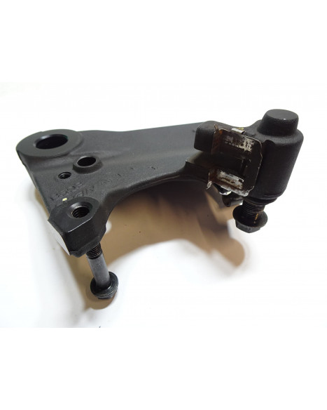 Kawasaki Z900, bromsokshållare bak