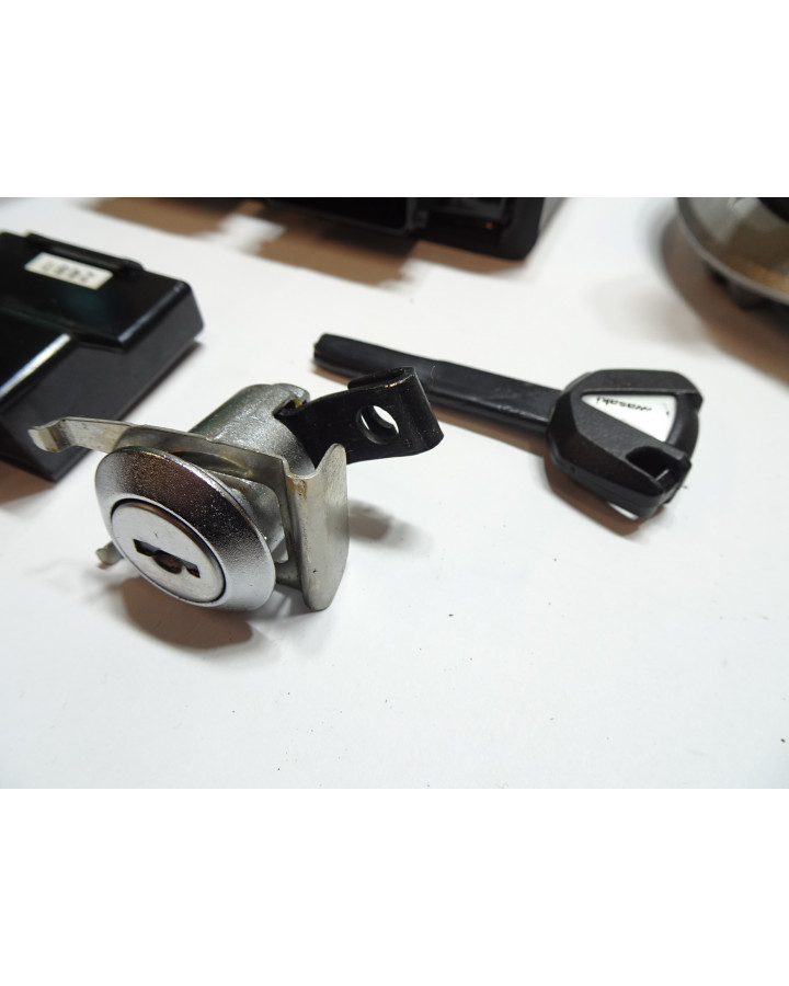 Kawasaki Z900, tändningslås komplett med ECU