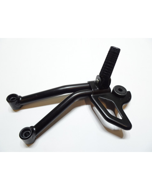 Suzuki SV650, passagerarfotpinne höger komplett 2