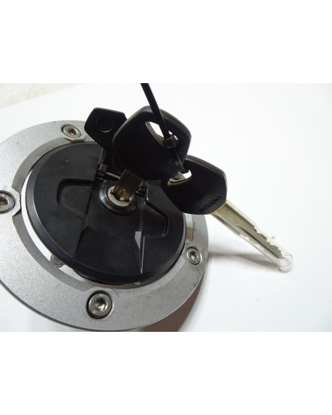 Suzuki SV650, tanklock/sadellås