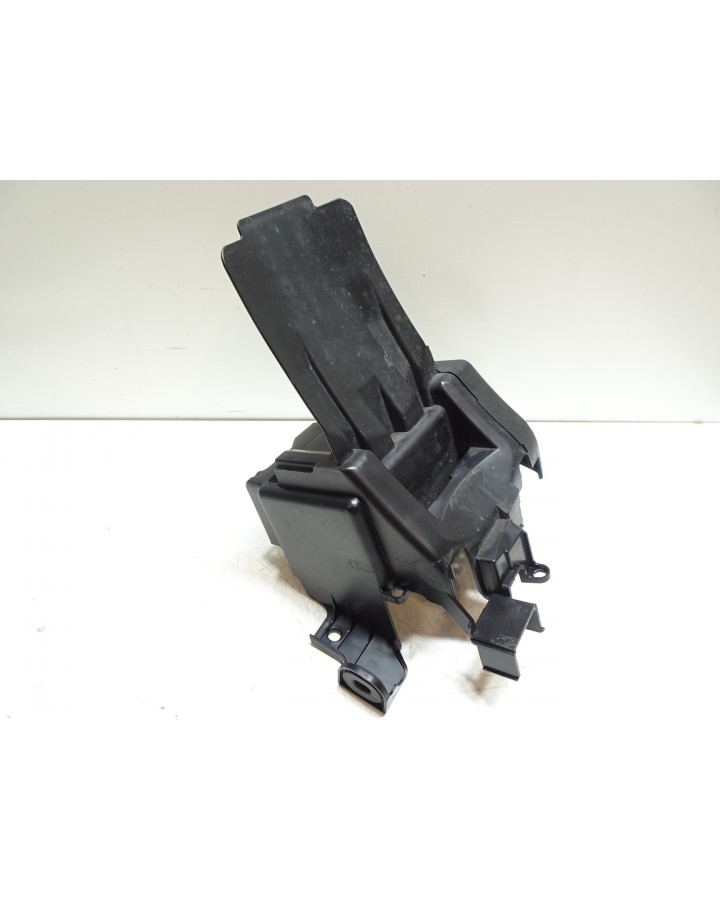 Suzuki SV650, batterilåda