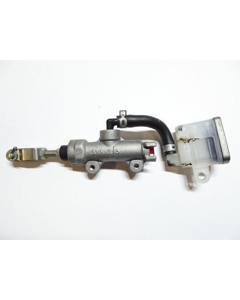 Suzuki SV650, bromscylinder bak 2