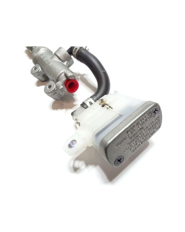 Suzuki SV650, bromscylinder bak