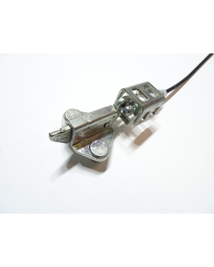 Suzuki SV650, sadellås med vajer