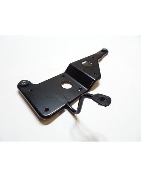 Suzuki SV650, fäste